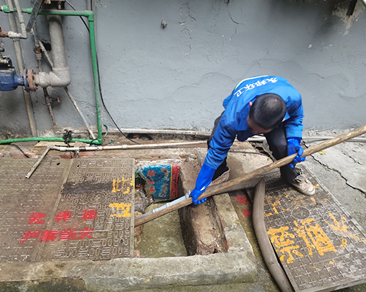 乌兰清掏化粪池